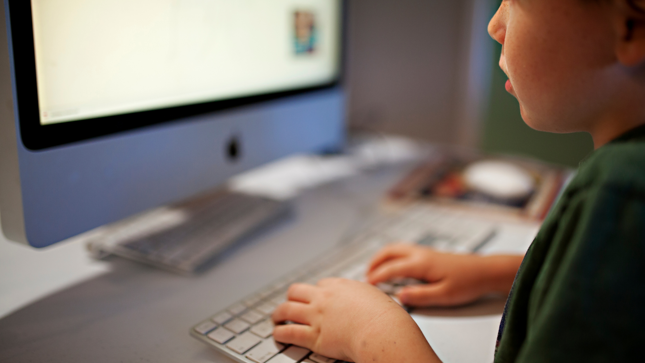 children communicate safely online